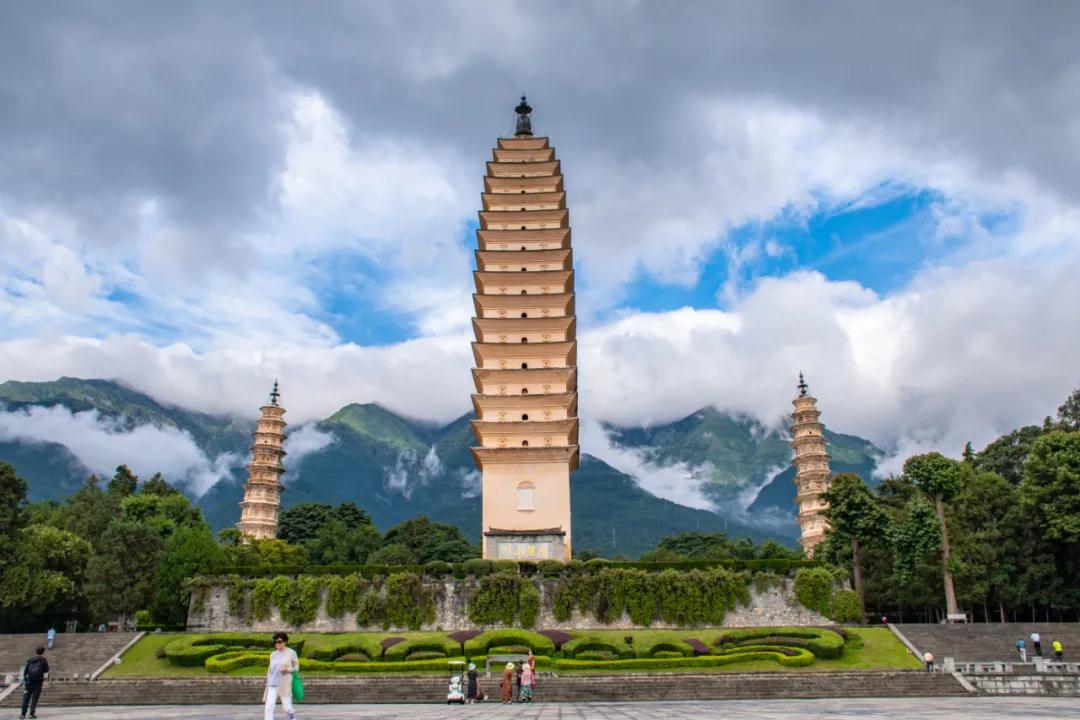 大理三座千年古塔，一座重建的崇圣寺，它的建筑文化有何出彩的地方？  大理旅游攻略